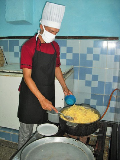 Valery Fernández Díaz, cocinero del Bar Daiquirí, de Santa Clara. Valery Fernández Díaz, cocinero del Bar Daiquirí, de Santa Clara.