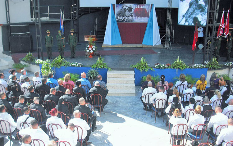 Acto de entre la de primera categoría a cuatro centros de la Gastronomía de Villa Clara. Acto de entre la de primera categoría a cuatro centros de la Gastronomía de Villa Clara.