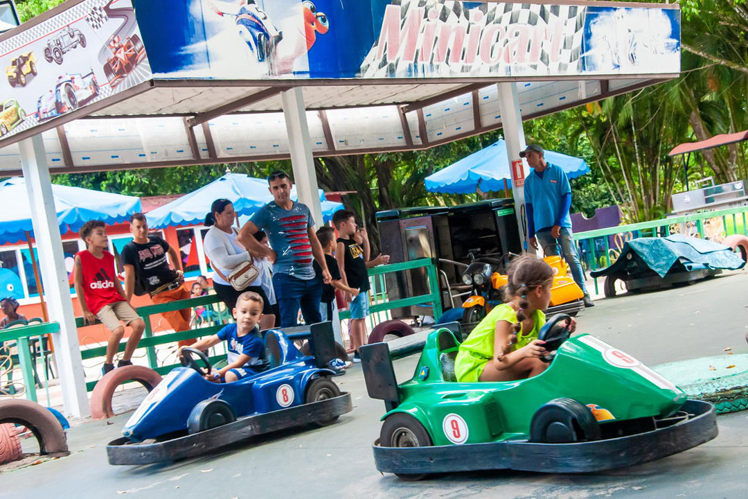 Parque infantil del complejo recreativo Arcoíris.