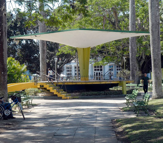 La anterior glorieta del parque de Placetas. La anterior glorieta del parque de Placetas.