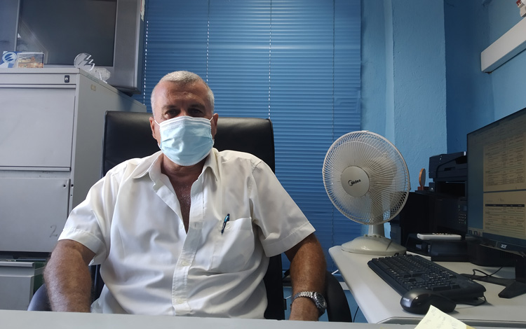 El director de Etecsa en Caibarién asegura que el próximo 15 de octubre deben concluir los trabajos de montaje de ambas radiobases.   