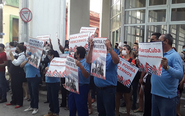 Acto de reafirmación revolucionaria de los trabajdores de Etecsa en Santa Clara.