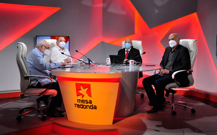 Sobre la importancia y objetivos del naciente Instituto de Información y Comunicación Social como organismo de la Administración Central del Estado se conversó este miércoles en la Mesa Redonda. Foto: Roberto Garaicoa/ Cubadebate.