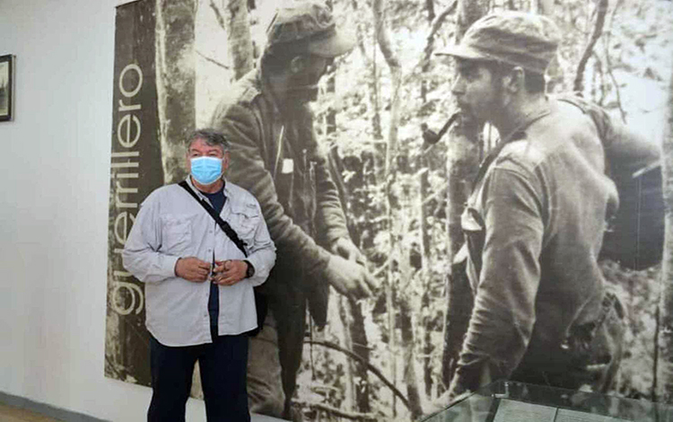 El Dr, Fernando Buen Abad Domínguez visita el Museo del Conjunto Escultórico Comandante Ernesto Che Guevara. El Dr, Fernando Buen Abad Domínguez visita el Museo del Conjunto Escultórico Comandante Ernesto Che Guevara.
