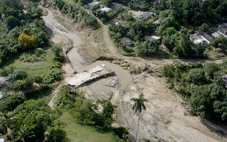 Obra de fábrica en vía afectada por la tormenta tropical Eta en Villa Clara. Obra de fábrica en vía afectada por la tormenta tropical Eta en Villa Clara.