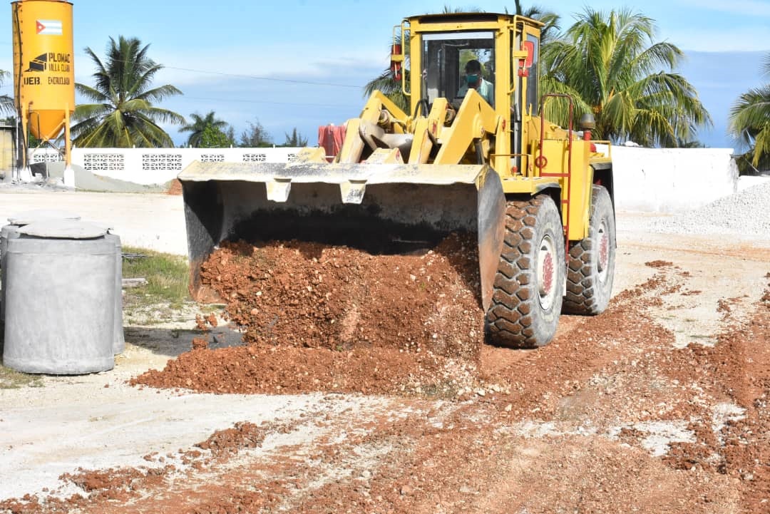 Labores en la producción de materiales en la UEB de Plomac en Encrucijada.
