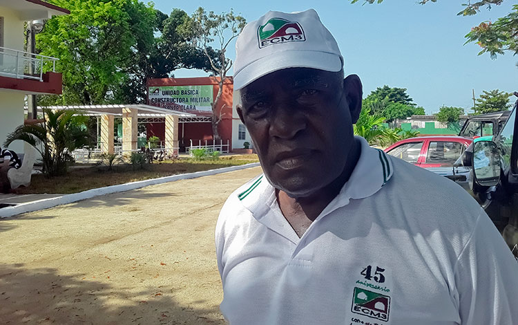 Juan Manuel Rojas, con 61 dedicados a las construcciones militares. años de trabajo Juan Manuel Rojas, con 61 dedicados a las construcciones militares. años de trabajo