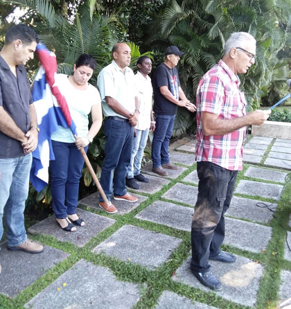 Leonardo Gutiérrez, jefe de brigada, lee el compromiso de la brigada. Leonardo Gutiérrez, jefe de brigada, lee el compromiso de la brigada.
