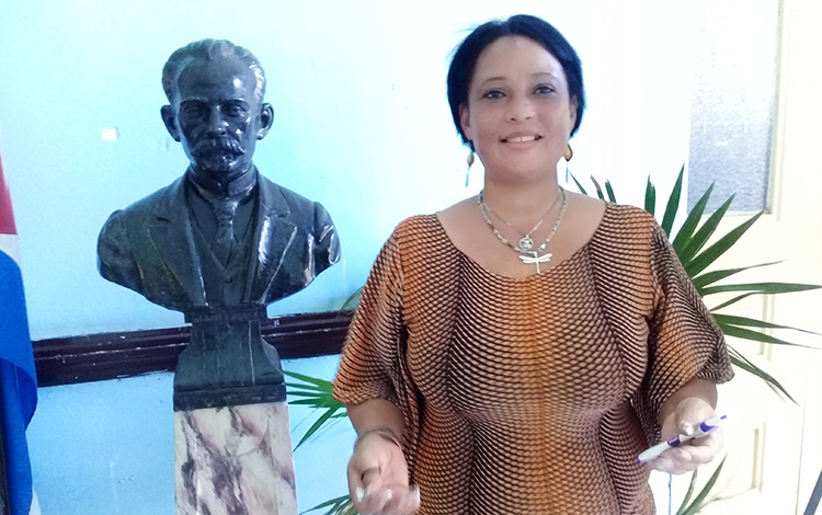 Ivet Martínez Jiménez, directora de la Biblioteca Provincial Martí y del sistema de bibliotecas públicas de Villa Clara. (Foto Ivet Martínez Jiménez, directora de la Biblioteca Provincial Martí y del sistema de bibliotecas públicas de Villa Clara. (Foto