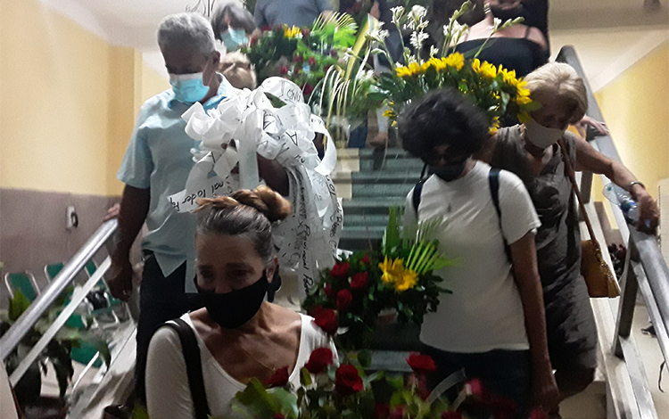 Homenaje a Antonio Pérez Santos, presidente de la Uneac en Villa Clara, fallecido el 14 de septiembre de 2020. Homenaje a Antonio Pérez Santos, presidente de la Uneac en Villa Clara, fallecido el 14 de septiembre de 2020.