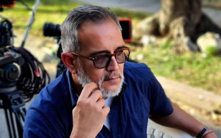 El realizador Ernesto Fiallo dirige la nueva telenovela en producción Vuelve a mirar. (Foto: Cortesía del entrevistado) El realizador Ernesto Fiallo dirige la nueva telenovela en producción Vuelve a mirar. (Foto: Cortesía del entrevistado)