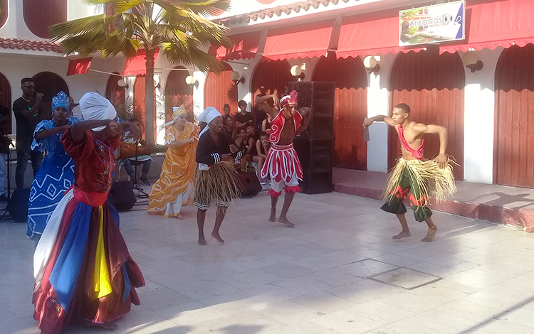 La programación cultural en Santa Clara se extiende a diferentes espacios, tanto en el centro como en lugares alejados de la ciudad. (Foto: Francisnet Díaz Rondón) La programación cultural en Santa Clara se extiende a diferentes espacios, tanto en el centro como en lugares alejados de la ciudad. (Foto: Francisnet Díaz Rondón)