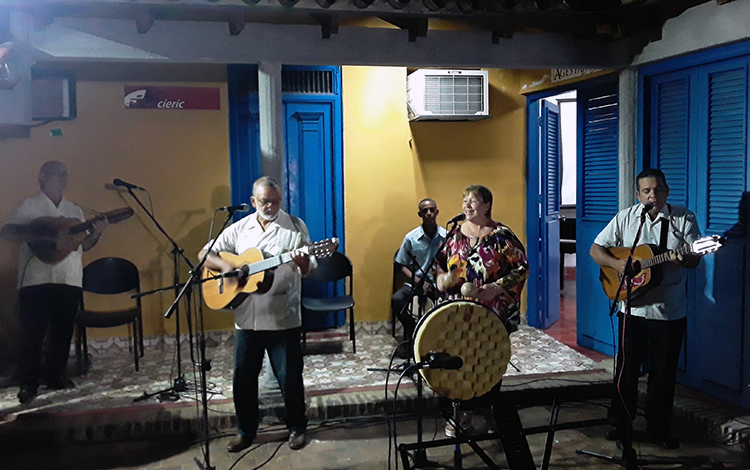 El Quinteto Criollo en el homenaje en la Uneac de Villa Clara por el 24 de febrero. El Quinteto Criollo en el homenaje en la Uneac de Villa Clara por el 24 de febrero.