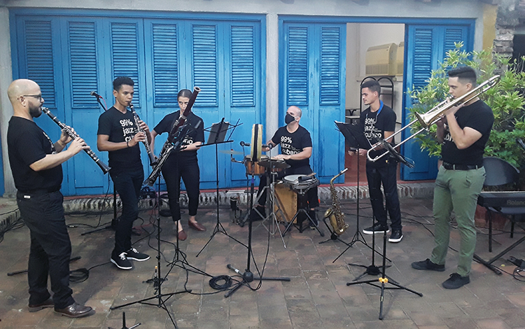 Raptus en el homenaje en la Uneac de Villa Clara por el 24 de febrero. Raptus en el homenaje en la Uneac de Villa Clara por el 24 de febrero.