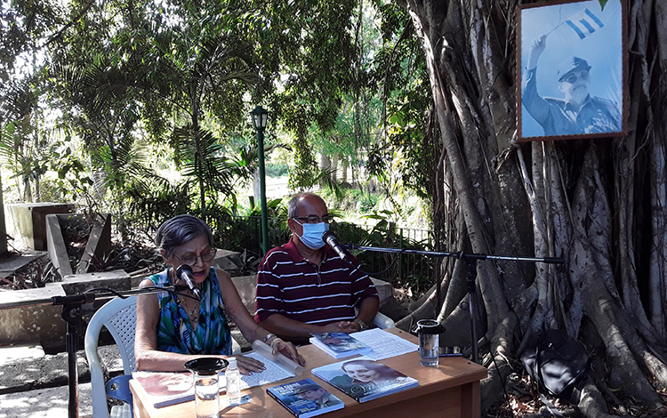 Presentación de libros sobre Vilma Espín y Raúl Castro, respectivamente. Presentación de libros sobre Vilma Espín y Raúl Castro, respectivamente.