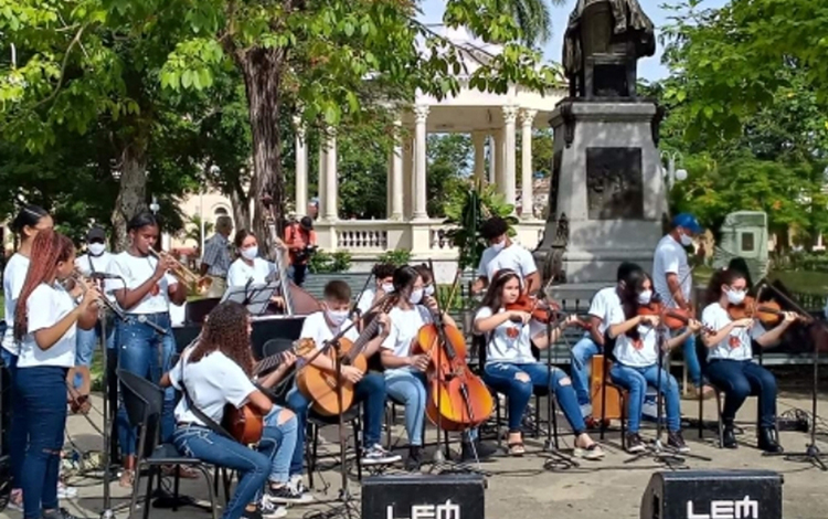 Ensemble Estudiantil de Santa Clara.