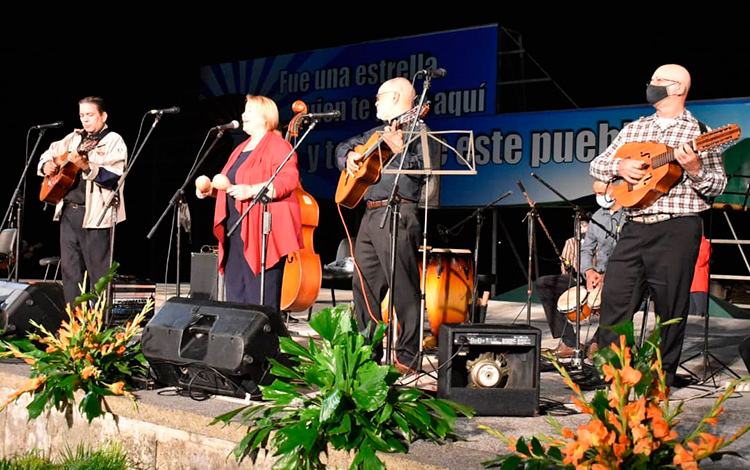 Quinteto Criollo en la cantata en homenaje a Fidel.