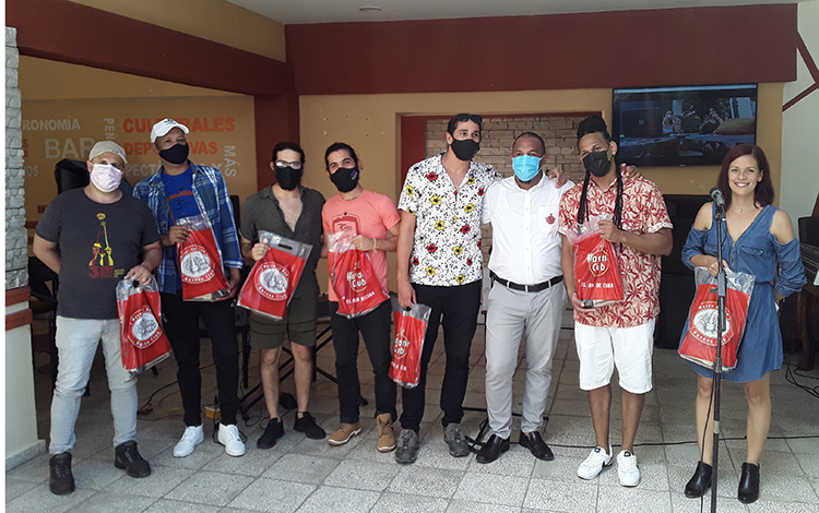 Reconocimiento de CubaRon a la AHS.