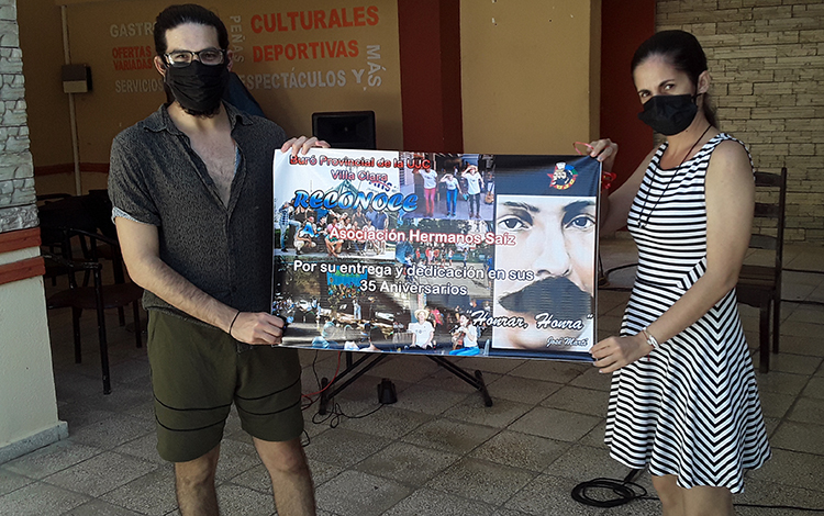Reconocimiento de la UJC a la AHS.