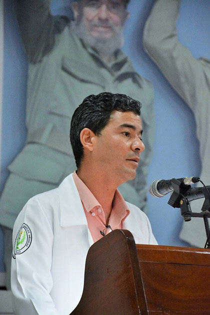 Doctor Yandri Alfonso Chang, al frente del Programa de Atención Materno-Infantil en Villa Clara. Doctor Yandri Alfonso Chang, al frente del Programa de Atención Materno-Infantil en Villa Clara.