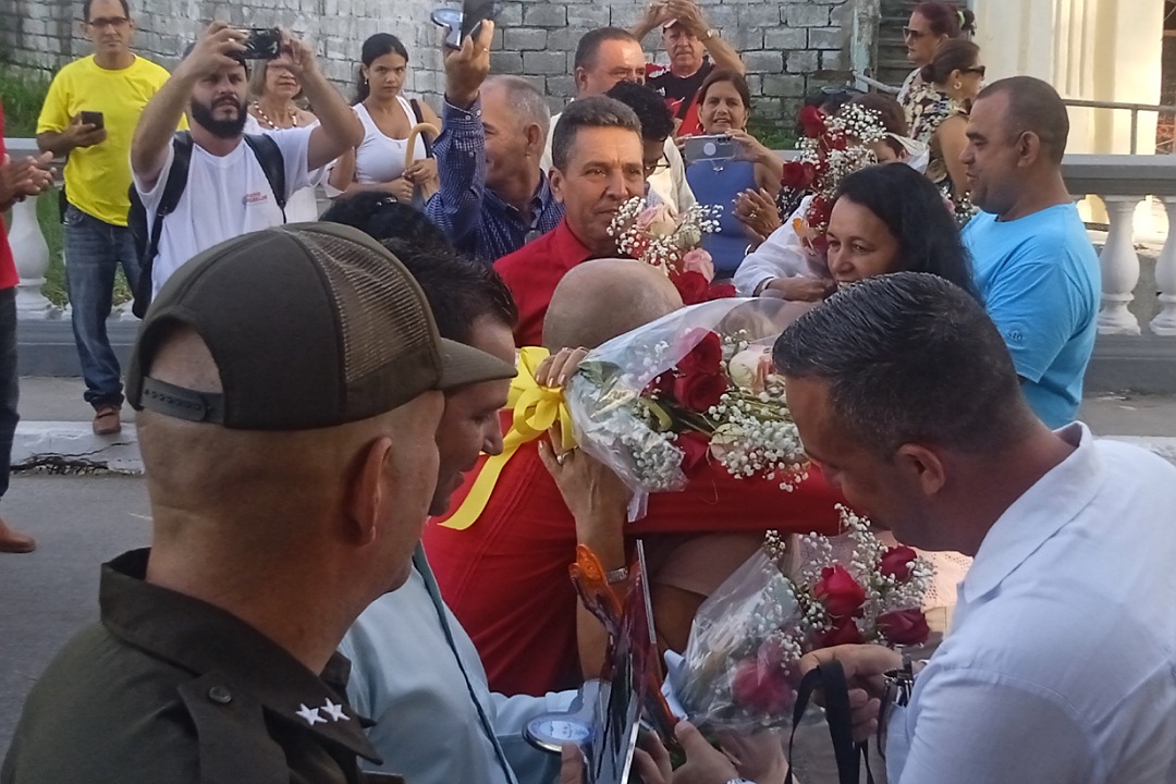Encuentro entre remedianos y santaclareños.