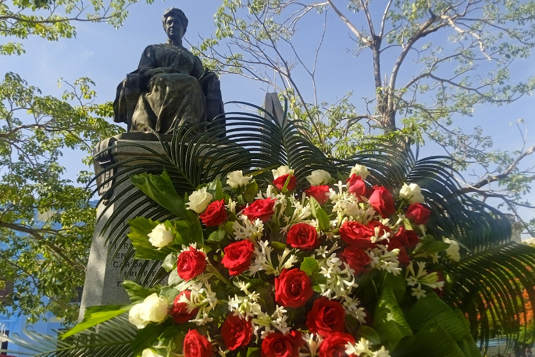 Estatua a la Benefactora Marta Abreu.