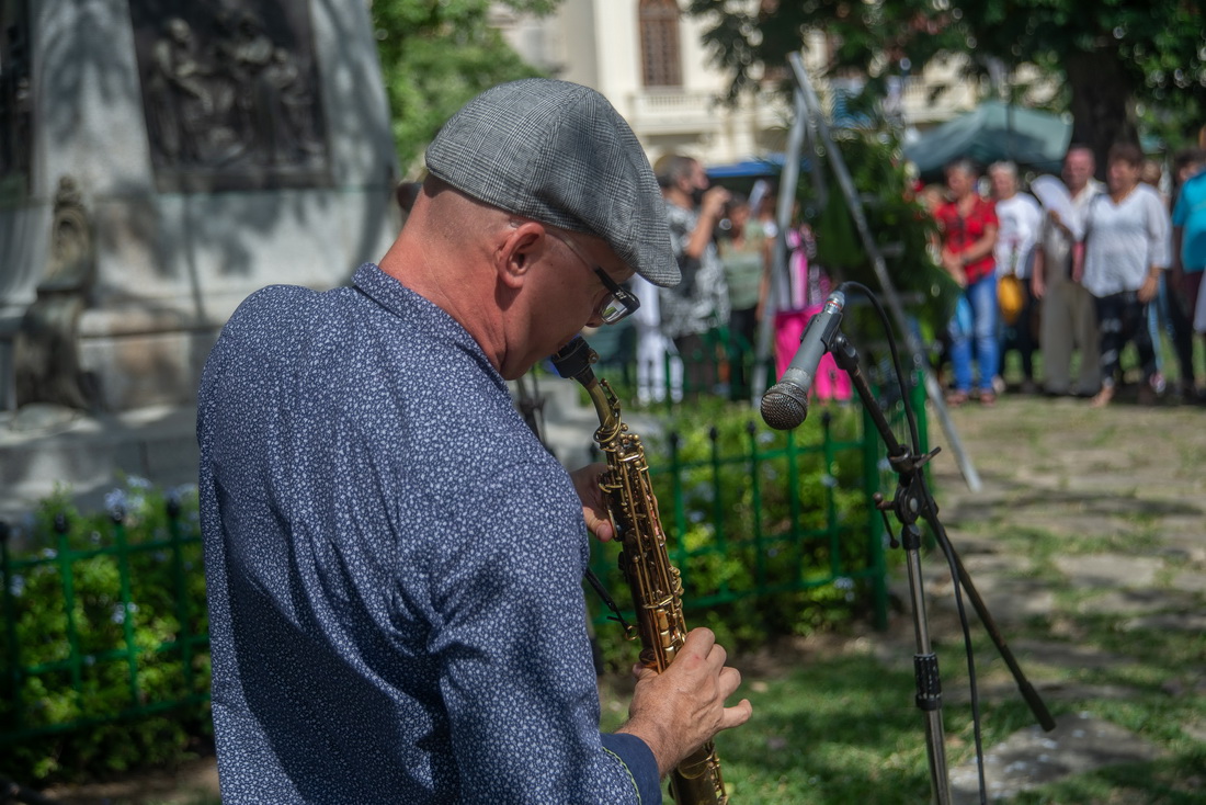 Henry Hernández, saxofonista.