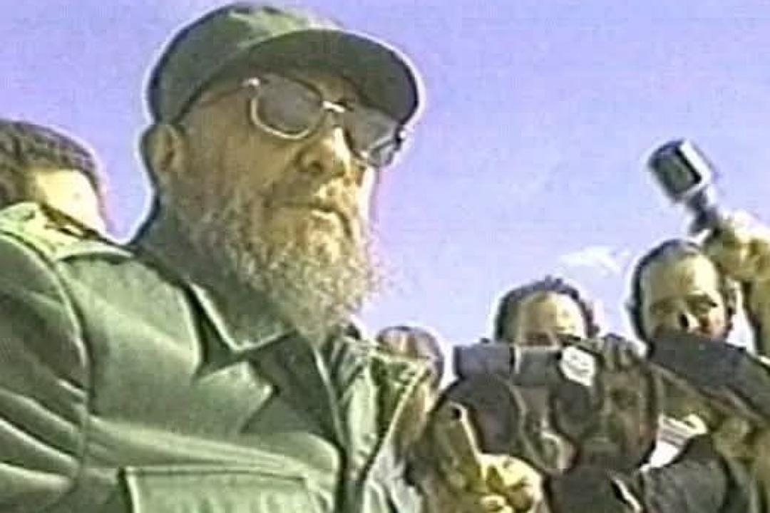 Raúl Alfonso en la cobertura de una visita de Fidel a Villa Clara.