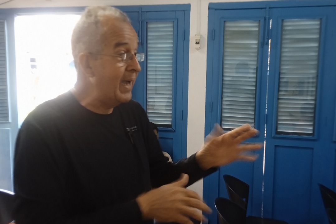 El locutor y narrador Samuel Urquía.