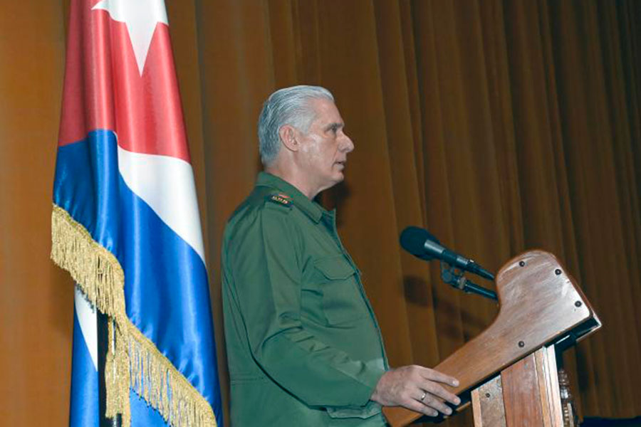 Presidente de Cuba, Miguel Díaz-Canel, pronuncia discurso en el acto por el aniversario 65 del Minint y el cumpleaños 95 de Raúl Castro Ruz.