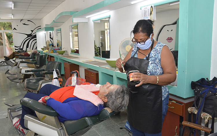 Medidas en centros de servicios e recuperación de la COVID-19.