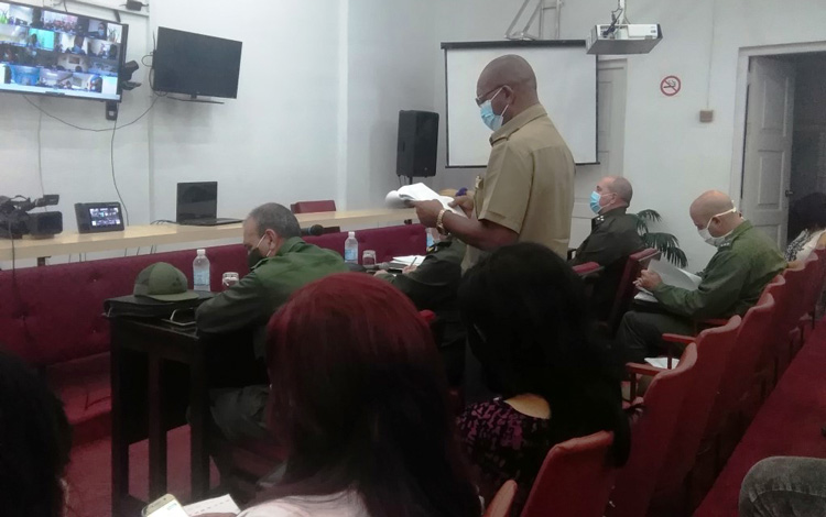 El doctor Jorge Eduardo Berrio íguila, director del hospital militar Comandante Manuel Fajardo Rivero, explicó que en su institución hay 123 pacientes ingresados; de ellos, 94 positivos a la COVID-19, cuyo total incluye a 20 menores de edad. (Foto: Narciso Fernández Ramírez) El doctor Jorge Eduardo Berrio íguila, director del hospital militar Comandante Manuel Fajardo Rivero, explicó que en su institución hay 123 pacientes ingresados; de ellos, 94 positivos a la COVID-19, cuyo total incluye a 20 menores de edad. (Foto: Narciso Fernández Ramírez)