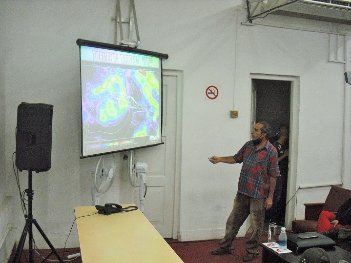Máster Amaury Machado, del Centro Meteorológico Provincial de Villa Clara. Máster Amaury Machado, del Centro Meteorológico Provincial de Villa Clara.