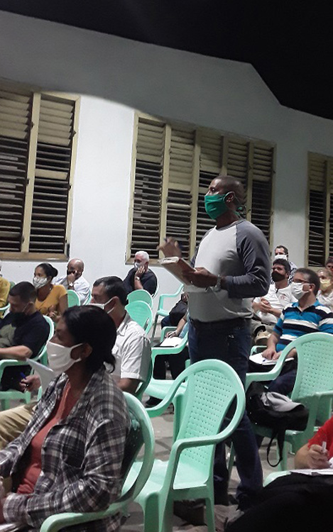 Durante la reunión sostenida en la tarde noche de este lunes, las autoridades de esa localidad organizan la atención a las familias, contactos de los casos confirmados, para garantizar la entrega de artículos de primera necesidad, medicamentos, y la atención sanitaria, a fin de evitar el movimiento de personas. Durante la reunión sostenida en la tarde noche de este lunes, las autoridades de esa localidad organizan la atención a las familias, contactos de los casos confirmados, para garantizar la entrega de artículos de primera necesidad, medicamentos, y la atención sanitaria, a fin de evitar el movimiento de personas.
