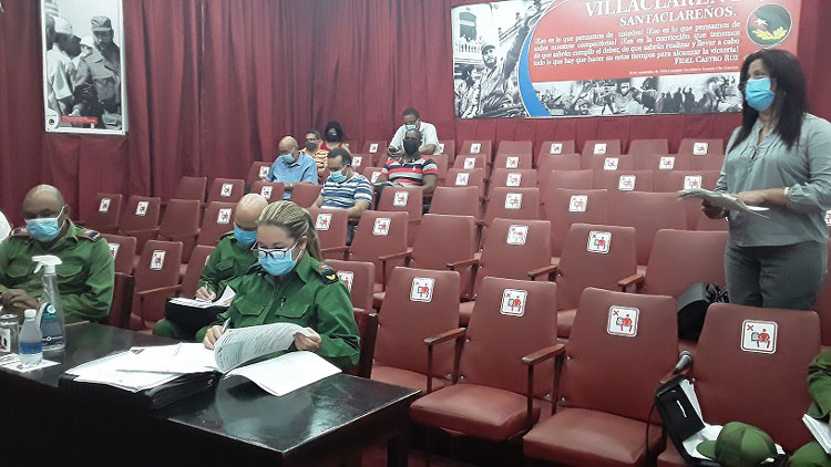 Consejo de Defensa de Villa Clara analiza control de la COVID-19.