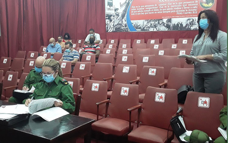 Consejo de Defensa de Villa Clara analiza control de la COVID-19.