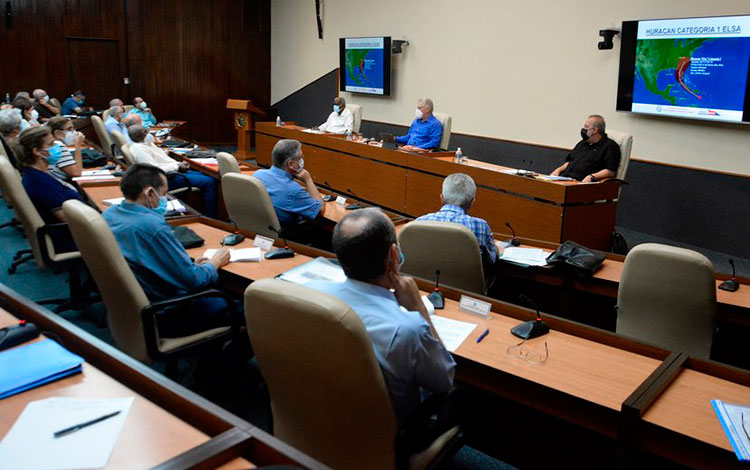 Presidió Miguel Díaz-Canel reunión conjunta del Grupo Temporal de Trabajo del Gobierno para el enfrentamiento a la COVID-19 y del Órgano Económico-Social del Consejo de Defensa Nacional. conjunta del 