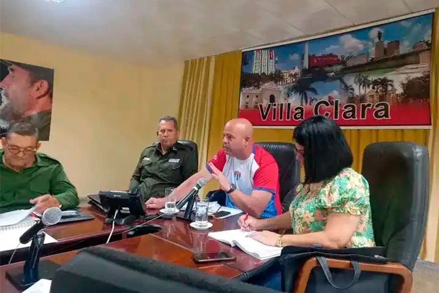 Primer secretario del PCC y la gobernadora de Villa Clara.