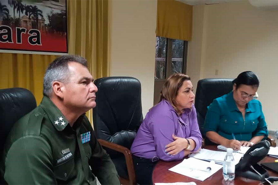 Primera secretaria del PCC en la provincia, Susely Morfa, y gobernadora de Villa Clara, Milaxy Sánchez.