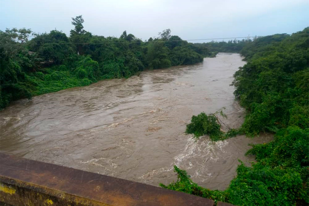 Crecidas por lluvias en Encrucijada.