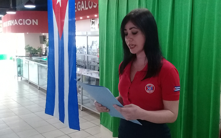 Keren Joro, trabajadora de las Tiendas Caribe, en Santa Clara.