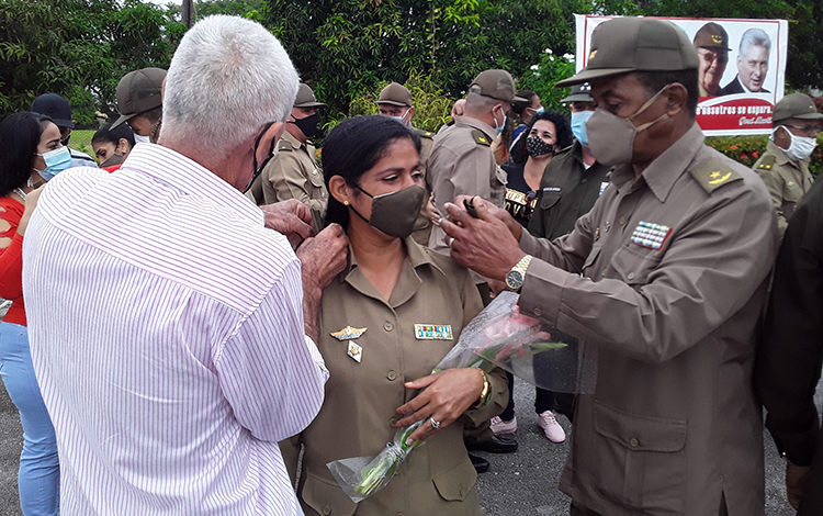 Ascenso a oficiales de las Fuerzas Armadas Revolucionarias en Villa Clara. Ascenso a oficiales de las Fuerzas Armadas Revolucionarias en Villa Clara.