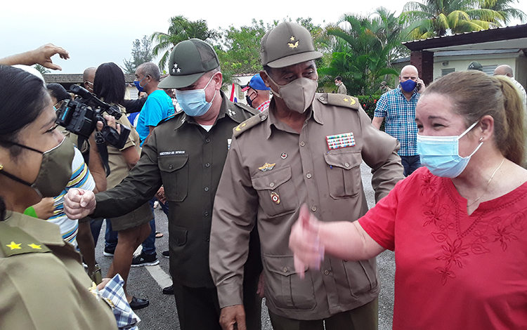 Primera secretaria del Partido en Villa Clara, Yudí Rodríguez Hernández, durante acto por el aniversario 64 de las FAR. Primera secretaria del Partido en Villa Clara, Yudí Rodríguez Hernández, durante acto por el aniversario 64 de las FAR.