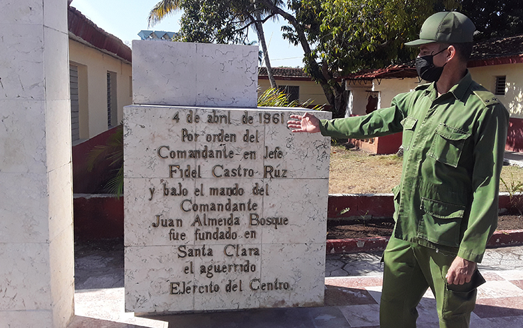 Tarja que recuerda el lugar donde se fundó el Ejército Central, el 4 de abril de 1961, bajo el mando del Comandante Juan Almeida Bosque. (Foto: Francisnet Díaz Rondón) Tarja que recuerda el lugar donde se fundó el Ejército Central, el 4 de abril de 1961, bajo el mando del Comandante Juan Almeida Bosque. (Foto: Francisnet Díaz Rondón)