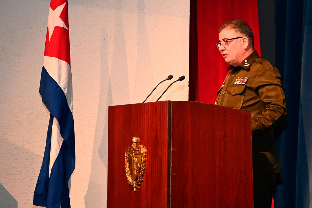 Miembro del Buró Político y ministro del Interior, general de división Lázaro Alberto Álvarez Casas.