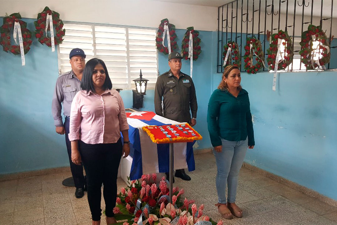Guardia de honor al capitán Leonel Mesa.
