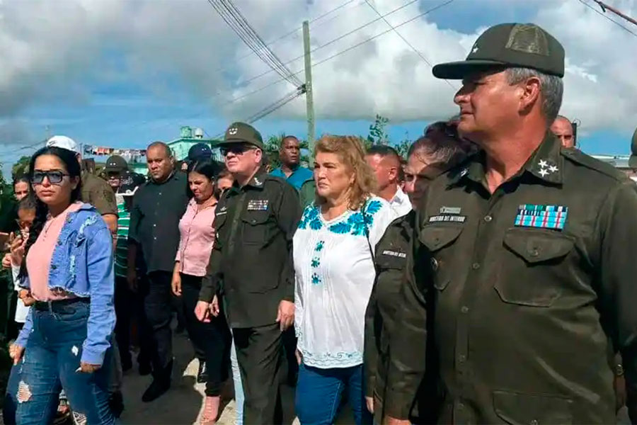 Guardia de honor al capitán Leonel Mesa.