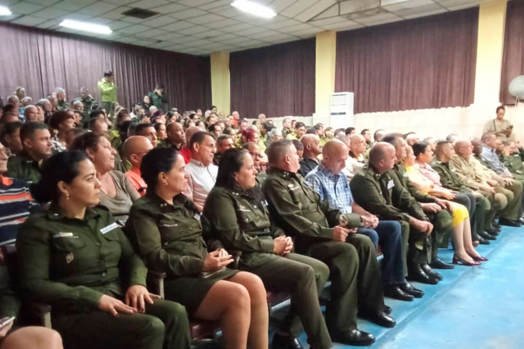 Combatientes de los Órganos de la Seguridad del Estado en el acto por el aniversario 67 de fundados.