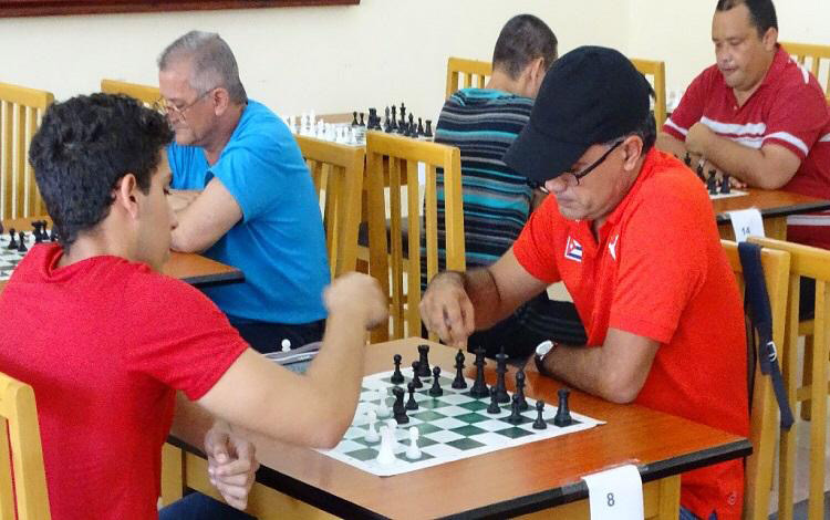 Rodney Oscar Pérez García, entrenador del equipo nacional masculino del juego ciencia.