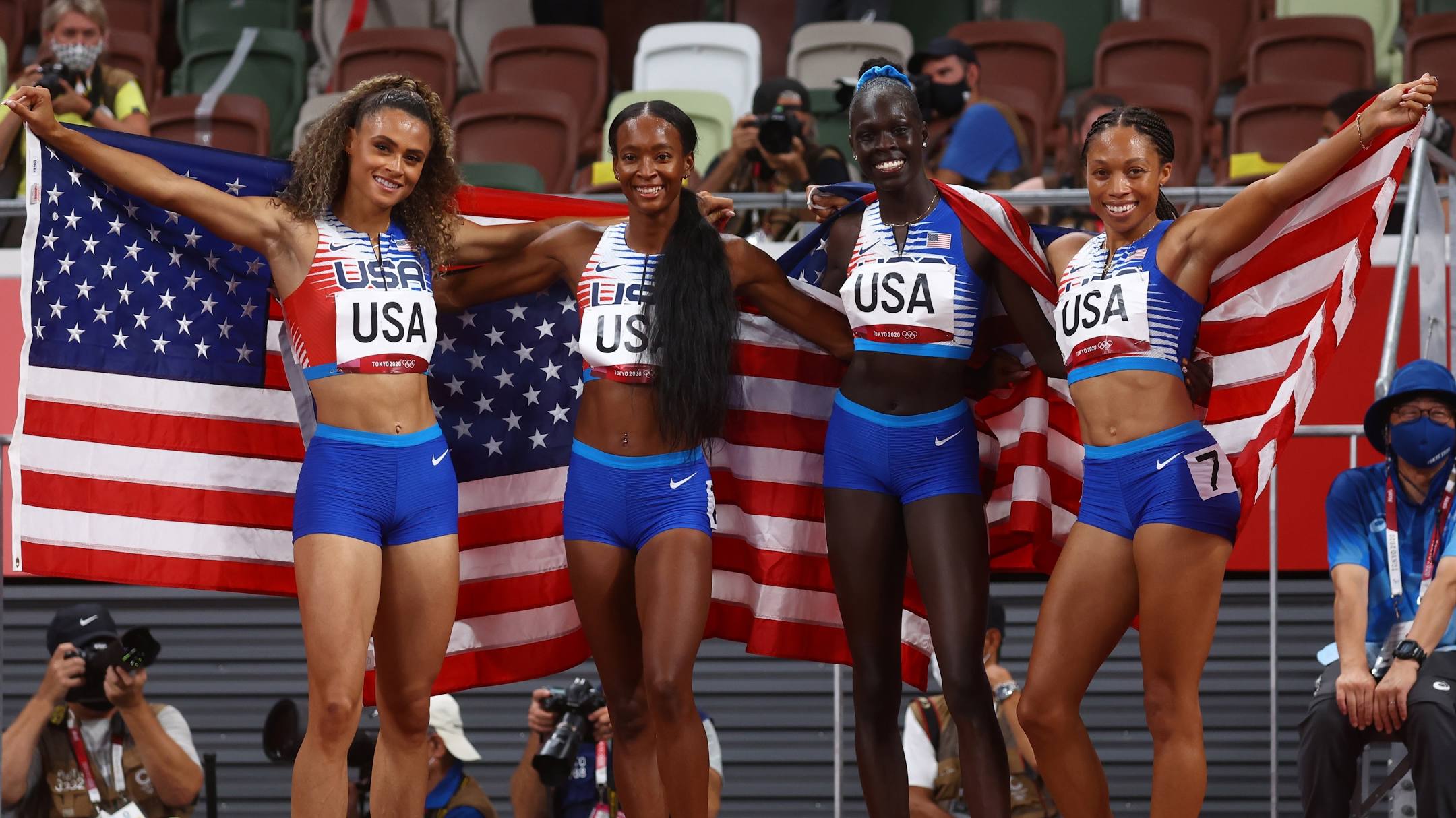 Estados Unidos, oro en el relevo femenino 4x400 metros. Estados Unidos, oro en el relevo femenino 4x400 metros.
